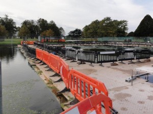  Floating pontoon at Hampton Court Moat